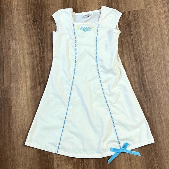 American Girl Other - American Girl Vintage White Dress with Blue Satin Ribbon and Bow Sz XS (6)